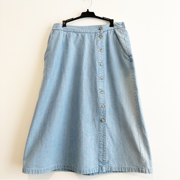 Liz Claiborne Dresses & Skirts - Light Blue Denim Button-Front Women's Skirt